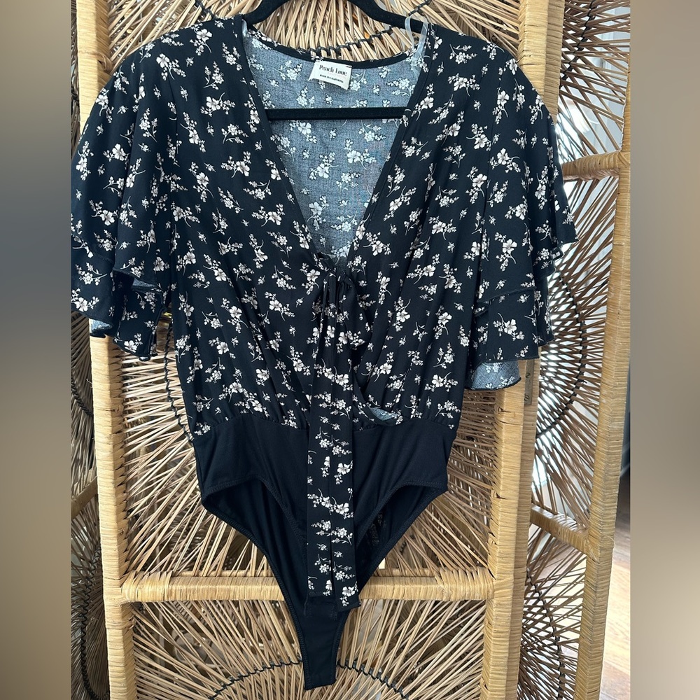 NWOT Floral Bodysuit